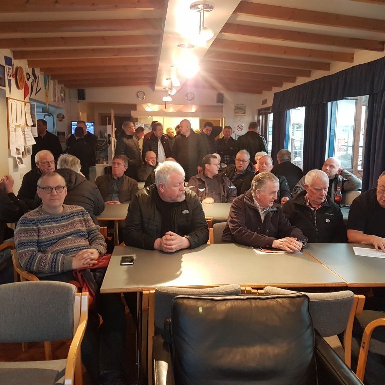 fundur-um-btalyftu_33643141943_o